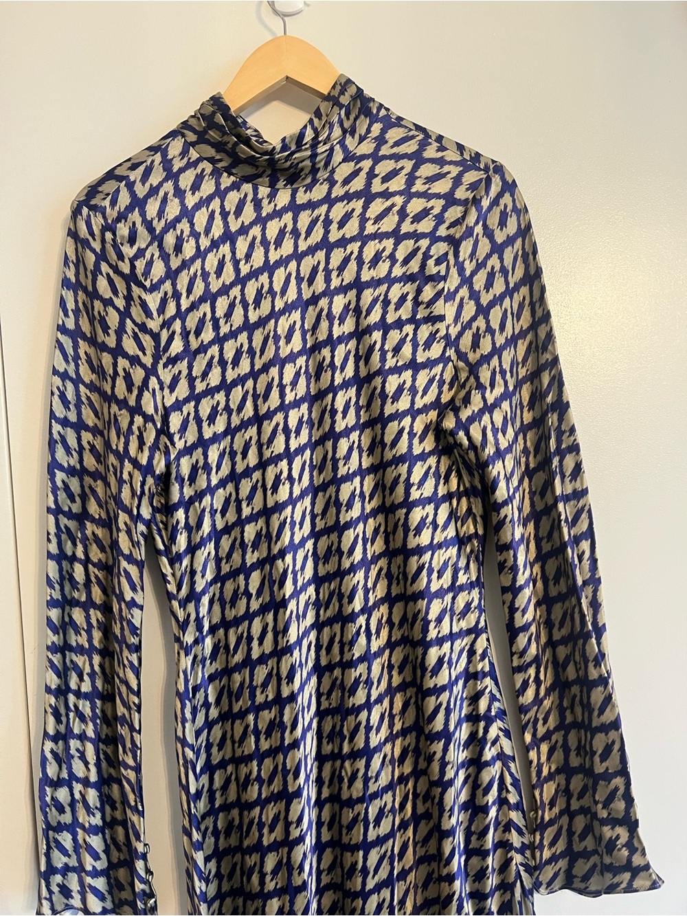 NWT Sani Royal Blue & Gold Abstract Leopard Print Mock Neck Long Sleeve Midi Dre